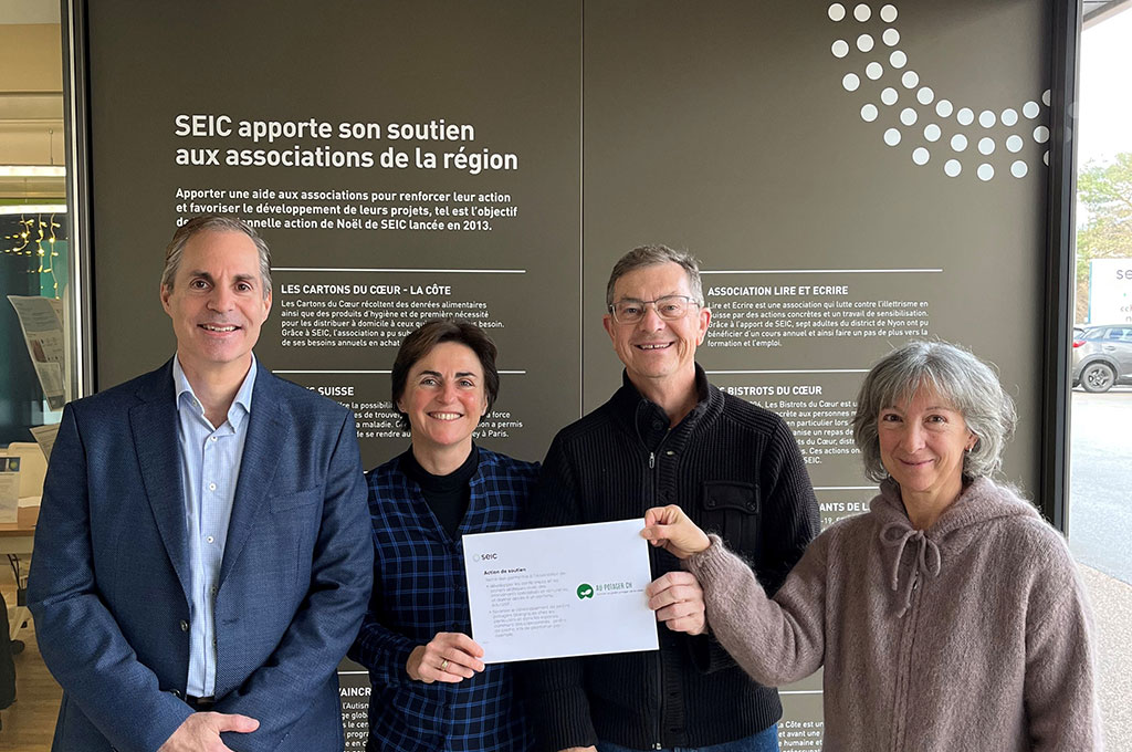 Olivier Thorens remet le don de SEIC à Au-Potager.ch Gland et Prangins, le grand gagnant de notre action de soutien.